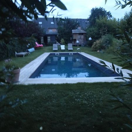 Beatrice'S Gardens Bed and Breakfast Νιβέλ Εξωτερικό φωτογραφία