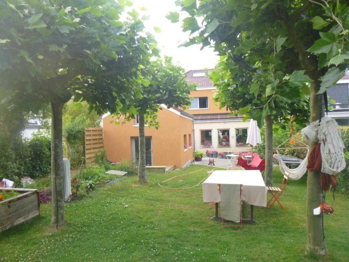 Beatrice'S Gardens Bed and Breakfast Νιβέλ Εξωτερικό φωτογραφία